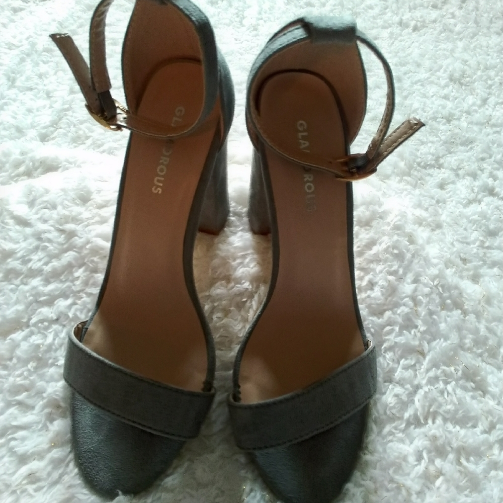 Women's gray Glamorous heels